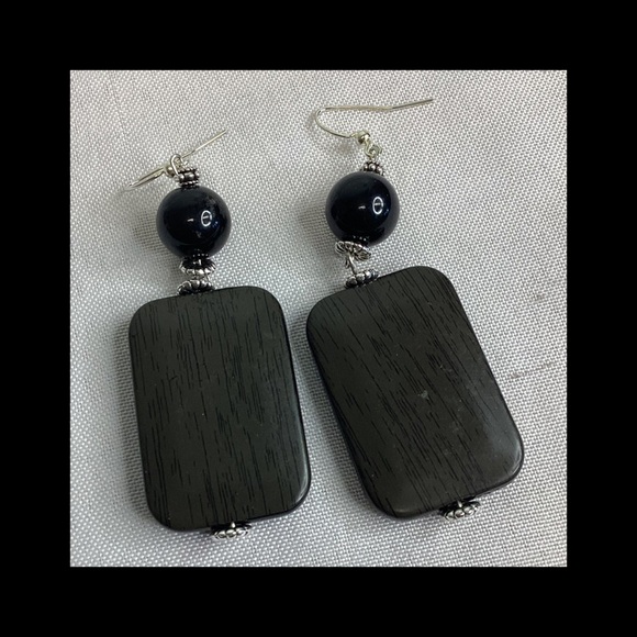 Jewelry - Elegant Black Bead and Rectangular Drop Earrings - Women Jewelry 105